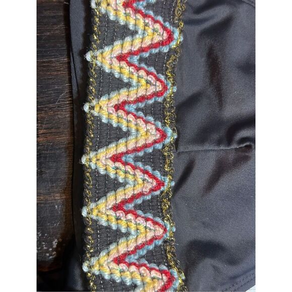 Xhilaration size L black bikini swim top - Picture 2 of 6